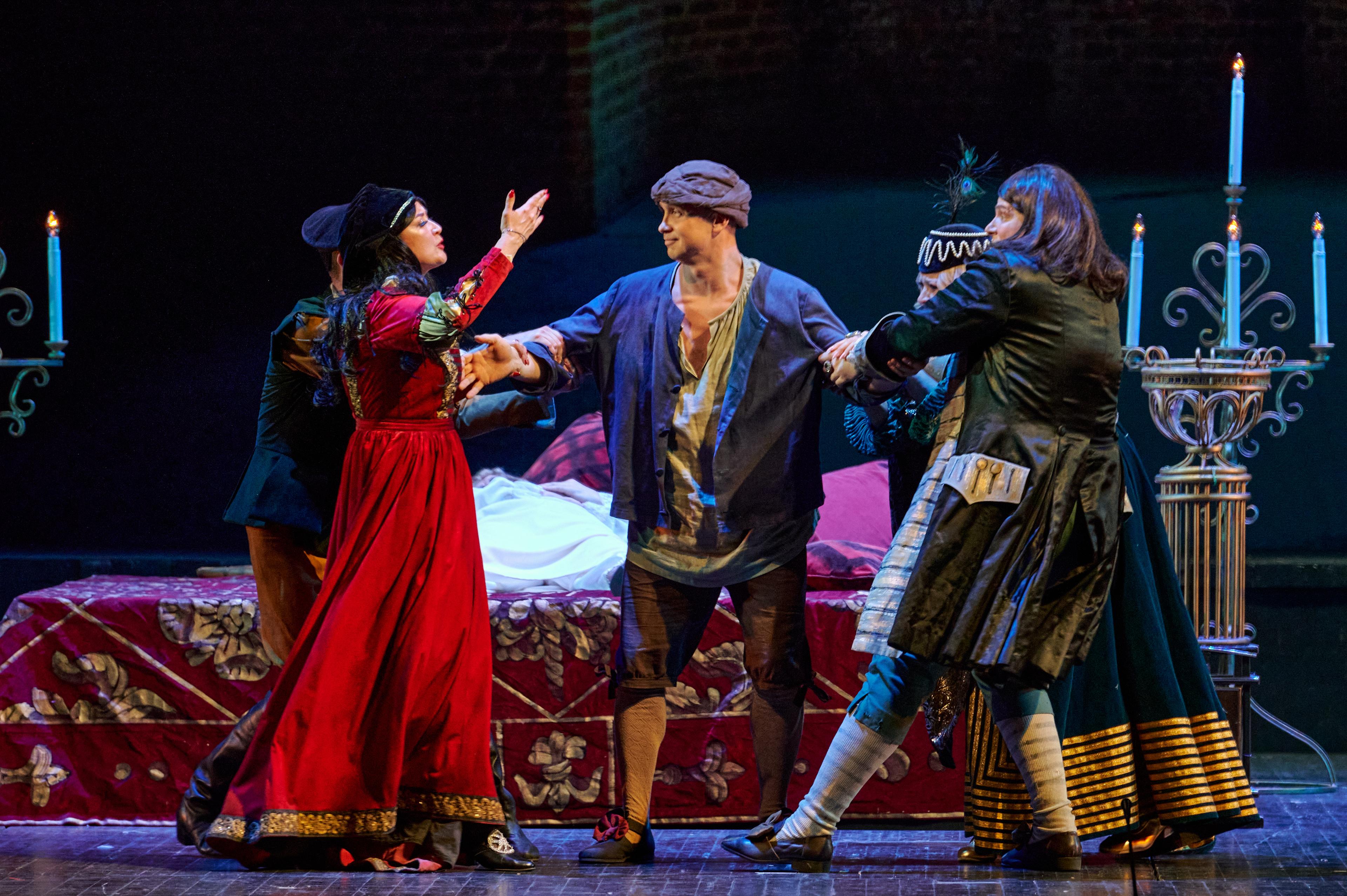 Д. Алигьери: Итальянские истории