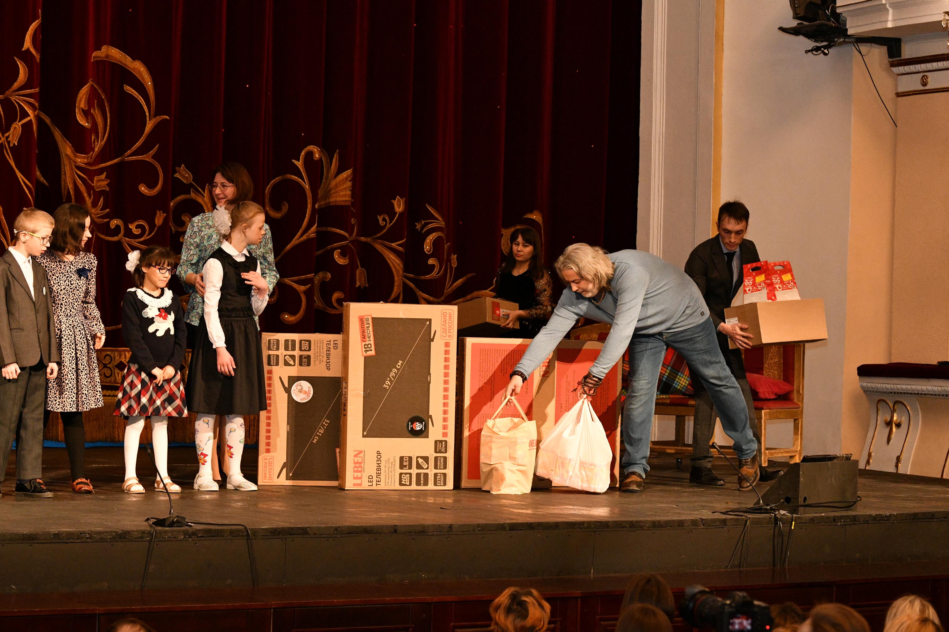 Н.В Гоголь: Ревизор - фото 2