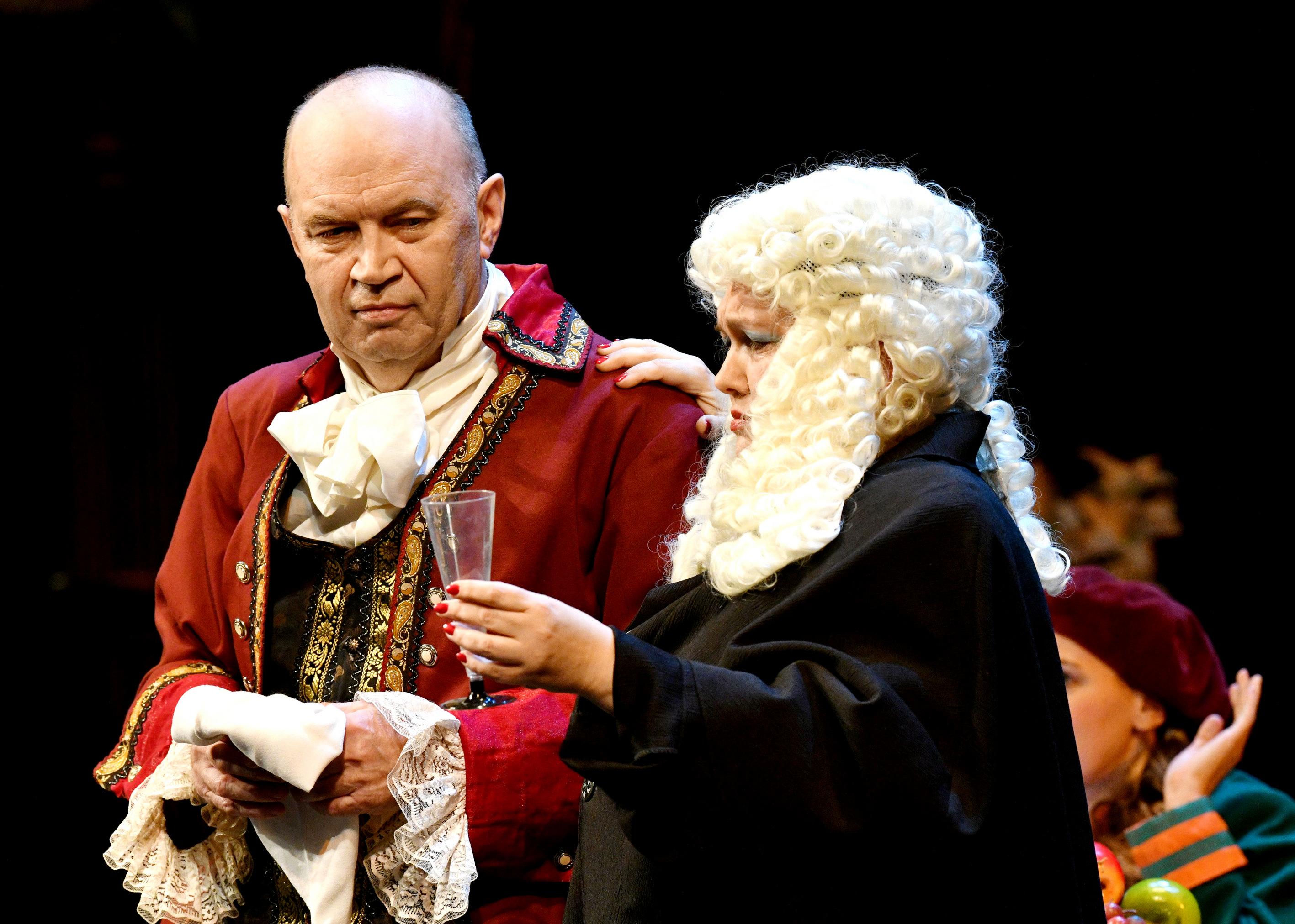 Н.В Гоголь: Ревизор - фото 7