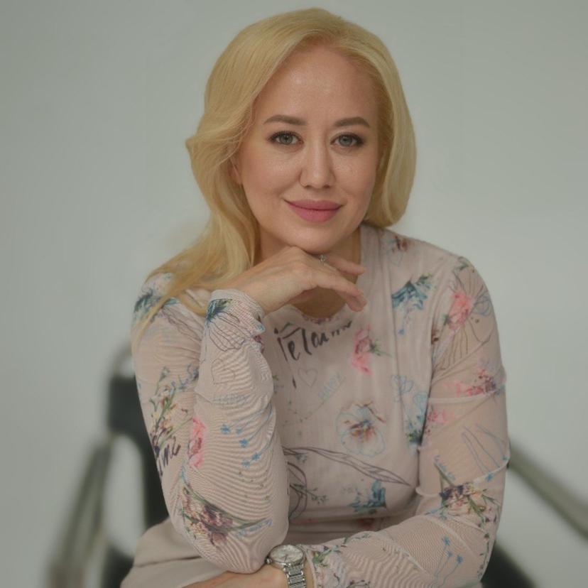 Елена Романова